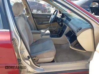 1994 Honda Accord LX w/ABS with VIN JHMCD5632RC001368, listed as a IAAI auction lot 42021408 with 204,391 mi miles. Bid and sale history available at carsss.com. Image 5.