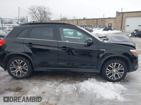 2018 Mitsubishi Outlander SEL z VIN JA4AR4AW3JU003581, wystawiony jako IAAI lot #41649517 z przebiegiem 133 160 mil mil oraz . Historia ofert i sprzedaży dostępna na DreamBid. Obrazek 13.