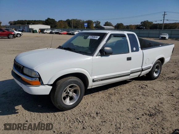 2001 Chevrolet S-10 LS with VIN 1GCCS195218201848, listed as a Copart auction lot 77393634 with 113,865 mi miles and Salvage Title. Bid and sale history available at DreamBid. Image 1.