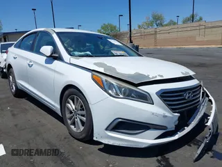 2016 Hyundai Sonata SE z VIN 5NPE24AF6GH272205, wystawiony jako IAAI lot #42214502 z przebiegiem 127 560 mil mil oraz . Historia ofert i sprzedaży dostępna na DreamBid. Obrazek 1.
