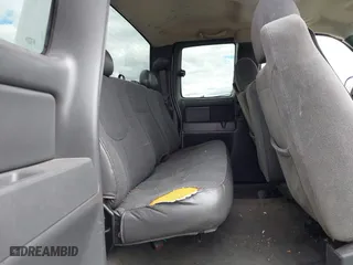 2006 Chevrolet Silverado 1500 LT1 with VIN 2GCEC19V861124371, listed as a IAAI auction lot 41776154 with 222,653 mi miles. Bid and sale history available at carsss.com. Image 8.