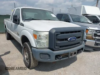 2015 Ford Super Duty F-250 SRW XLT with VIN 1FT7X2BT8FEA63663, listed as a IAAI auction lot 42135275 with 169,164 mi miles. Bid and sale history available at carsss.com. Image 1.