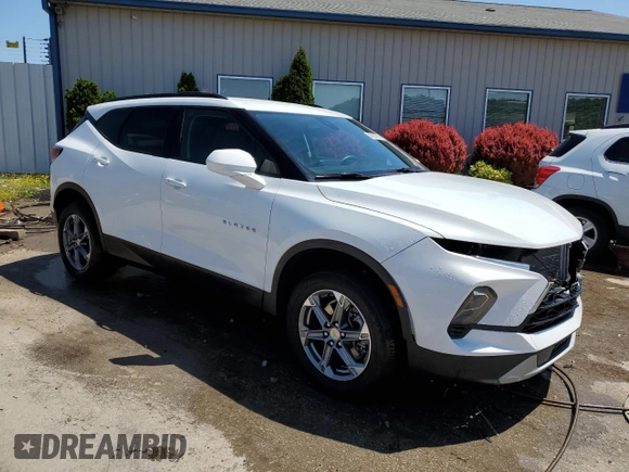 2023 Chevrolet Blazer LT z VIN 3GNKBCR48PS131861, wystawiony jako Copart lot #56121725 z przebiegiem 19 417 mil mil oraz Szkoda całkowita • Salvage title. Historia ofert i sprzedaży dostępna na DreamBid. Obrazek 4.