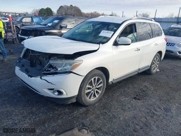 2014 Nissan Pathfinder SV with VIN 5N1AR2MN8EC637263, listed as a IAAI auction lot 41328501 with 139,518 mi miles. Bid and sale history available at carsss.com. Image 2.