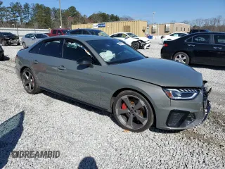 2023 Audi A4 S line Premium Plus z VIN WAUEAAF48PA055591, wystawiony jako Copart lot #48084975 z przebiegiem Nie podano mil oraz Szkoda całkowita • Salvage title. Historia ofert i sprzedaży dostępna na DreamBid. Obrazek 4.