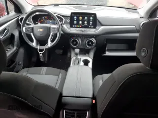 2024 Chevrolet Blazer LT z VIN 3GNKBHR43RS165920, wystawiony jako Copart lot #51974995 z przebiegiem 11 871 mil mil oraz Szkoda całkowita • Salvage title. Historia ofert i sprzedaży dostępna na DreamBid. Obrazek 8.