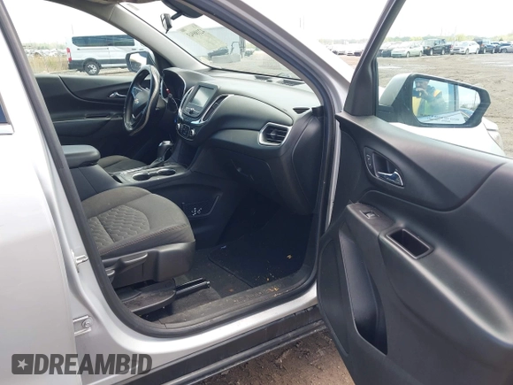 2018 Chevrolet Equinox LT with VIN 2GNAXSEV7J6278734, listed as a IAAI auction lot 42188943 with 321,936 mi miles. Bid and sale history available at carsss.com. Image 5.