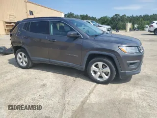 2020 Jeep Compass Latitude z VIN 3C4NJCBB2LT247031, wystawiony jako Copart lot #54294465 z przebiegiem 60 697 mil mil oraz Szkoda całkowita • Salvage title. Historia ofert i sprzedaży dostępna na DreamBid. Obrazek 4.
