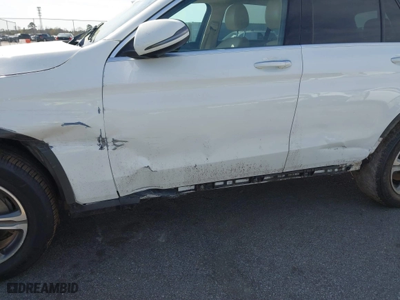 2019 Mercedes-Benz GLC with VIN WDC0G4JB3KV150851, listed as a IAAI auction lot 41835987 with 1 mi miles. Bid and sale history available at carsss.com. Image 19.