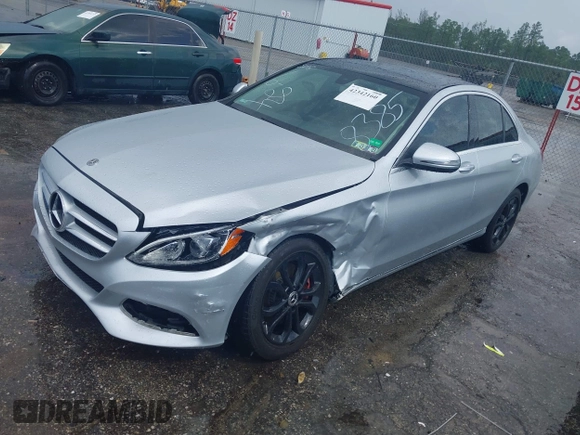 2018 Mercedes-Benz C 300 с VIN WDDWF4KBXJR318385, выставлен на аукционе IAAI как лот 42342160 с пробегом 46 800 миль миль и . История ставок и продаж доступна на DreamBid. Изображение 2.