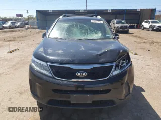 2014 Kia Sorento LX z VIN 5XYKT4A74EG461352, wystawiony jako Copart lot #53847275 z przebiegiem 100 700 mil mil oraz Szkoda całkowita • Salvage title. Historia ofert i sprzedaży dostępna na DreamBid. Obrazek 5.