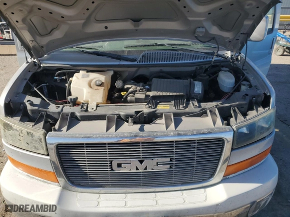 2005 GMC Savana Cargo Van YF7 Upfitter with VIN 1GDFH15T451216491, listed as a Copart auction lot 85800294 with 128,042 mi miles and Clean Title. Bid and sale history available at carsss.com. Image 12.