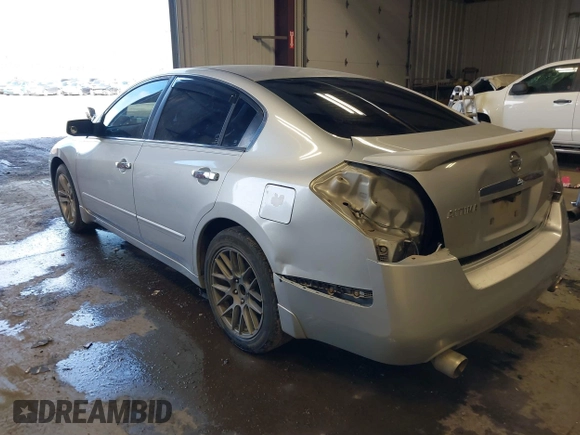 2008 Nissan Altima 2.5 with VIN 1N4AL21E88N538435, listed as a IAAI auction lot 41691649 with 230,967 mi miles. Bid and sale history available at carsss.com. Image 3.