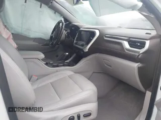 2019 GMC Acadia SLT z VIN 1GKKNMLS9KZ173596, wystawiony jako IAAI lot #40823722 z przebiegiem 123 457 mil mil oraz . Historia ofert i sprzedaży dostępna na DreamBid. Obrazek 5.