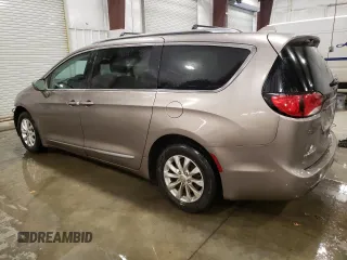 2018 Chrysler Pacifica Touring L z VIN 2C4RC1BGXJR153930, wystawiony jako Copart lot #88684735 z przebiegiem 64 822 mil mil oraz Szkoda całkowita • Salvage title. Historia ofert i sprzedaży dostępna na DreamBid. Obrazek 2.