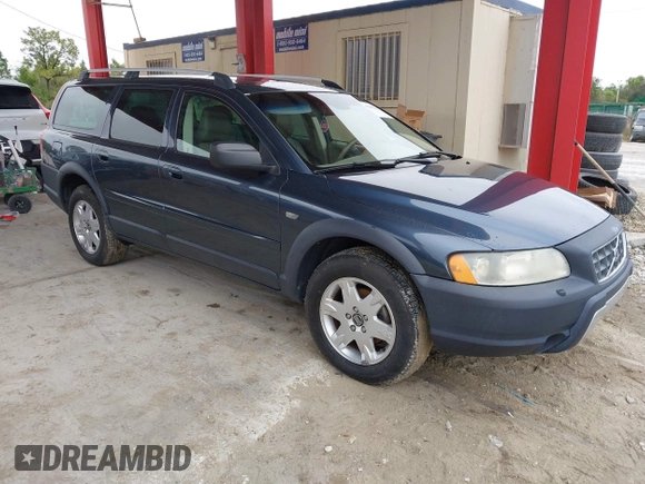 2006 Volvo XC70 with VIN YV4SZ592361239686, listed as a IAAI auction lot 41412262 with 89,110 mi miles. Bid and sale history available at carsss.com. Image 1.