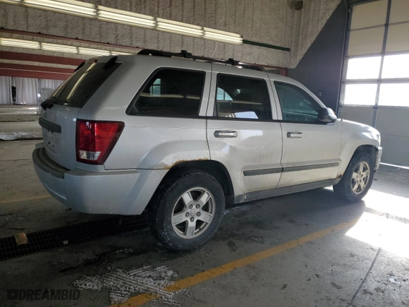 2007 Jeep Grand Cherokee Laredo with VIN 1J8GR48K67C652382, listed as a Copart auction lot 45310295 with 266,618 mi miles and Salvage Title. Bid and sale history available at carsss.com. Image 3.