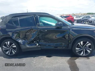 2024 Volvo XC40 Plus Dark Theme with VIN YV4L12UL5R2308371, listed as a IAAI auction lot 42516455 with 9,056 mi miles and . Bid and sale history available at DreamBid. Image 6.