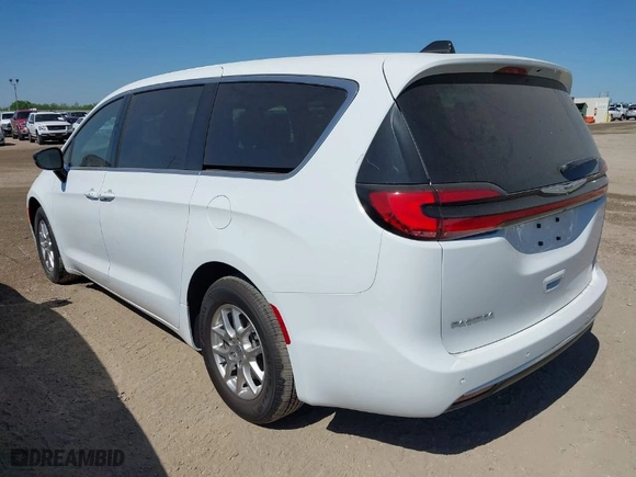 2025 Chrysler Pacifica Select with VIN 2C4RC1BG8SR539330, listed as a IAAI auction lot 41945823 with 1,578 mi miles. Bid and sale history available at carsss.com. Image 3.