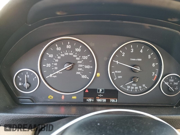 2013 BMW 3 Series 328i xDrive with VIN WBA3B5G58DNP41153, listed as a Copart auction lot 45118275 with 186,728 mi miles and Salvage Title. Bid and sale history available at carsss.com. Image 9.