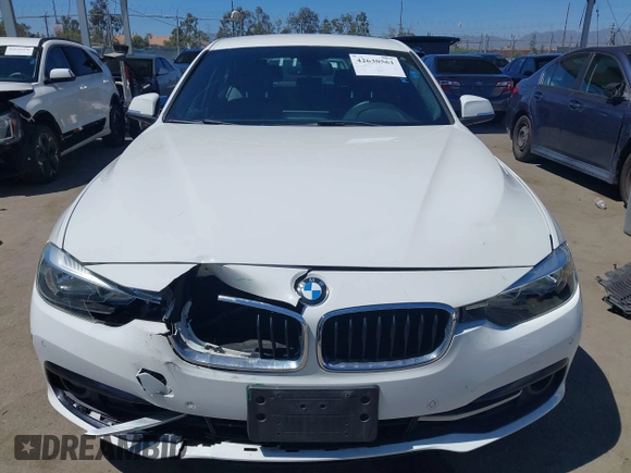 2017 BMW 3 Series 330i с VIN WBA8B9G55HNU50399, выставлен на аукционе IAAI как лот 42630561 с пробегом 60 176 миль миль и . История ставок и продаж доступна на DreamBid. Изображение 12.