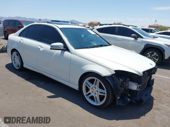 2011 Mercedes-Benz C 300 Sport z VIN WDDGF5EB3BR168224, wystawiony jako IAAI lot #42629358 z przebiegiem 134 692 mil mil oraz . Historia ofert i sprzedaży dostępna na DreamBid. Obrazek 1.