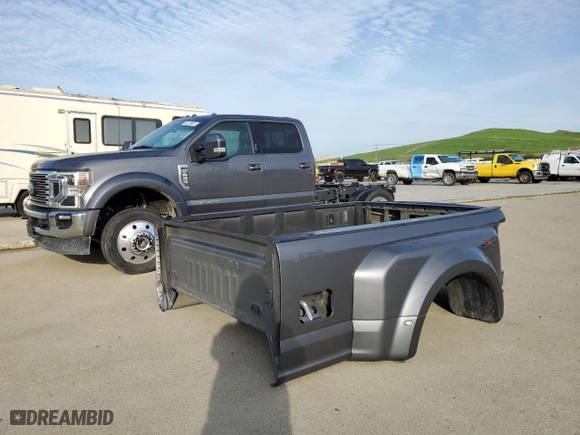 2022 Ford Super Duty F-450 DRW XL with VIN 1FT8W4DT1NED61096, listed as a Copart auction lot 45229825 with 46,826 mi miles and Salvage Title. Bid and sale history available at carsss.com. Image 1.