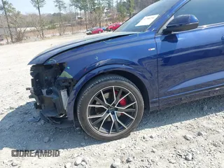 2019 Audi Q8 Premium Plus z VIN WA1EVBF18KD028606, wystawiony jako IAAI lot #41780296 z przebiegiem 72 117 mil mil oraz . Historia ofert i sprzedaży dostępna na DreamBid. Obrazek 18.