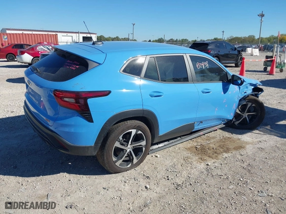 2024 Chevrolet Trax 1RS with VIN KL77LGE27RC070791, listed as a IAAI auction lot 40522366 with 26,823 mi miles. Bid and sale history available at carsss.com. Image 4.