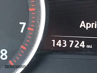 2017 Volkswagen Touareg Wolfsburg Edition z VIN WVGRF7BP8HD005505, wystawiony jako IAAI lot #42120317 z przebiegiem 143 724 mil mil oraz . Historia ofert i sprzedaży dostępna na DreamBid. Obrazek 15.