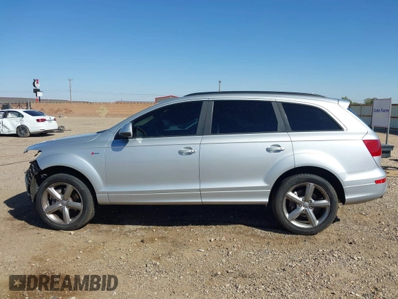 2015 Audi Q7 3.0T S line Prestige with VIN WA1DGAFE7FD010381, listed as a IAAI auction lot 40497702 with 167,046 mi miles. Bid and sale history available at carsss.com. Image 15.