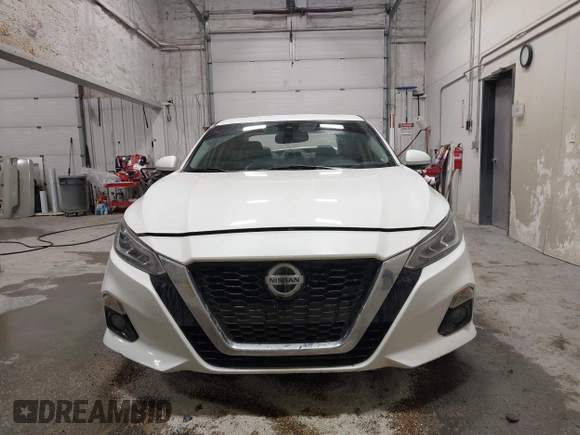 2019 Nissan Altima 2.5 Platinum with VIN 1N4BL4FW7KN304666, listed as a IAAI auction lot 41255237 with 36,863 mi miles. Bid and sale history available at carsss.com. Image 12.