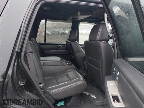 2008 Lincoln Navigator with VIN 5LMFU28518LJ04445, listed as a IAAI auction lot 41353163 with 999,999 mi miles. Bid and sale history available at carsss.com. Image 8.