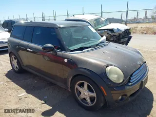 2008 MINI Cooper Clubman with VIN WMWML33598TN67414, listed as a IAAI auction lot 42055713 with 161,990 mi miles. Bid and sale history available at carsss.com. Image 1.