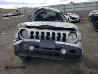 2011 Jeep Patriot Latitude with VIN 1J4NF1GB9BD125330, listed as a Copart auction lot 68520704 with Not Provided miles and Salvage Title. Bid and sale history available at DreamBid. Image 5.