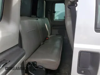 2005 Ford F-250 XL z VIN 1FTSX21525EA93155, wystawiony jako Copart lot #76545963 z przebiegiem 113 656 mil mil oraz Szkoda całkowita • Salvage title. Historia ofert i sprzedaży dostępna na DreamBid. Obrazek 10.