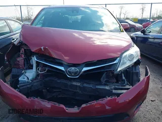 2018 Toyota Sienna LE Auto Access Seat with VIN 5TDKZ3DC6JS937924, listed as a IAAI auction lot 42000189 with 91,188 mi miles. Bid and sale history available at carsss.com. Image 13.