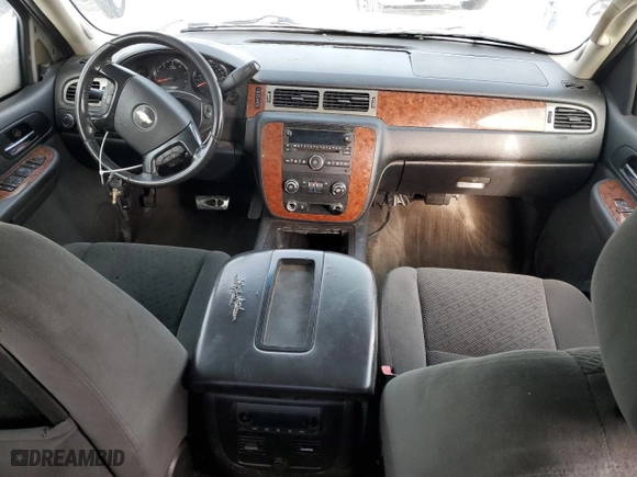 2008 Chevrolet Avalanche LT w/2LT with VIN 3GNFK12398G225050, listed as a Copart auction lot 45964045 with 301,687 mi miles and Clean Title. Bid and sale history available at carsss.com. Image 8.