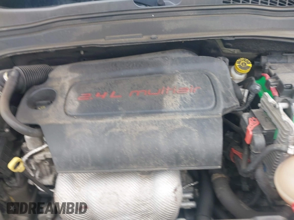 2017 Jeep Renegade Latitude z VIN ZACCJBBB7HPF22652, wystawiony jako IAAI lot #42230081 z przebiegiem 108 696 mil mil oraz . Historia ofert i sprzedaży dostępna na DreamBid. Obrazek 10.