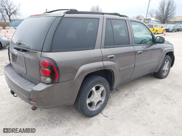 2008 Chevrolet TrailBlazer LT w/1LT with VIN 1GNDS13S182228241, listed as a IAAI auction lot 41902854 with 176,884 mi miles. Bid and sale history available at carsss.com. Image 4.