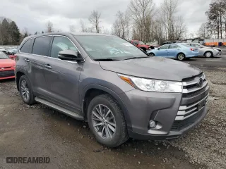 2019 Toyota Highlander SE with VIN 5TDJZRFH3KS956214, listed as a Copart auction lot 47460535 with 80,337 mi miles and Salvage Title. Bid and sale history available at carsss.com. Image 4.
