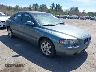 2003 Volvo S60 2.4L with VIN YV1RS61T932261689, listed as a IAAI auction lot 42088432 with 190,980 mi miles. Bid and sale history available at carsss.com. Image 1.