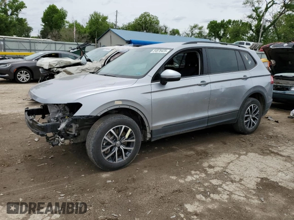 2021 Volkswagen Tiguan S z VIN 3VV1B7AX5MM062422, wystawiony jako Copart lot #54876425 z przebiegiem 114 550 mil mil oraz Nie do naprawy • Non repairable. Historia ofert i sprzedaży dostępna na DreamBid. Obrazek 1.