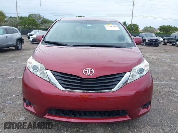 2012 Toyota Sienna LE AAS with VIN 5TDKK3DC2CS193746, listed as a IAAI auction lot 41656325 with 170,049 mi miles. Bid and sale history available at carsss.com. Image 12.