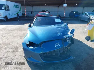 2020 Mazda MX-5 Miata Grand Touring z VIN JM1NDAM75L0412507, wystawiony jako IAAI lot #41573544 z przebiegiem Nie podano mil oraz . Historia ofert i sprzedaży dostępna na DreamBid. Obrazek 12.