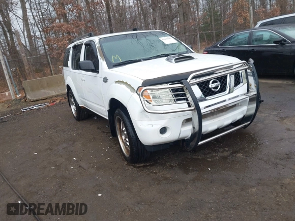 2005 Nissan Pathfinder SE with VIN 5N1AR18U15C734896, listed as a IAAI auction lot 41038342 with 188,910 mi miles. Bid and sale history available at carsss.com. Image 1.