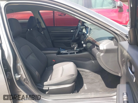 2024 Nissan Altima SV z VIN 1N4BL4DV4RN322031, wystawiony jako IAAI lot #42503600 z przebiegiem 42 521 mil mil oraz . Historia ofert i sprzedaży dostępna na DreamBid. Obrazek 5.
