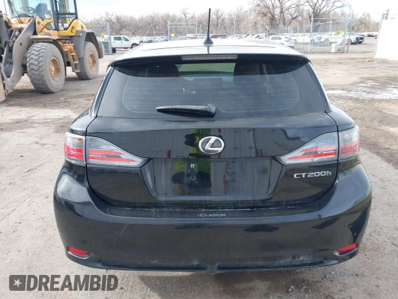 2013 Lexus CT 200h z VIN JTHKD5BH2D2131534, wystawiony jako IAAI lot #41859991 z przebiegiem 177 000 mil mil oraz . Historia ofert i sprzedaży dostępna na DreamBid. Obrazek 16.