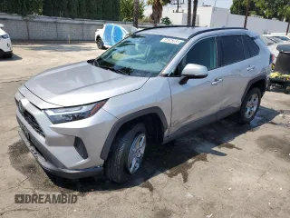 2022 Toyota RAV4 Hybrid XLE z VIN 4T3RWRFV1NU071840, wystawiony jako Copart lot #64656285 z przebiegiem 39 521 mil mil oraz Czysty tytuł • Clean title. Historia ofert i sprzedaży dostępna na DreamBid. Obrazek 1.