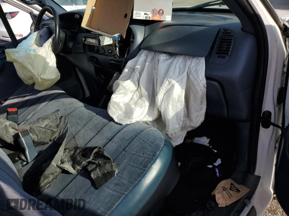 2000 Ford F-150 XL с VIN 1FTPF18L8YKA58312, выставлен на аукционе Copart как лот 45748355 с пробегом 200 263 миль миль и Списание • Salvage title. История ставок и продаж доступна на DreamBid. Изображение 8.